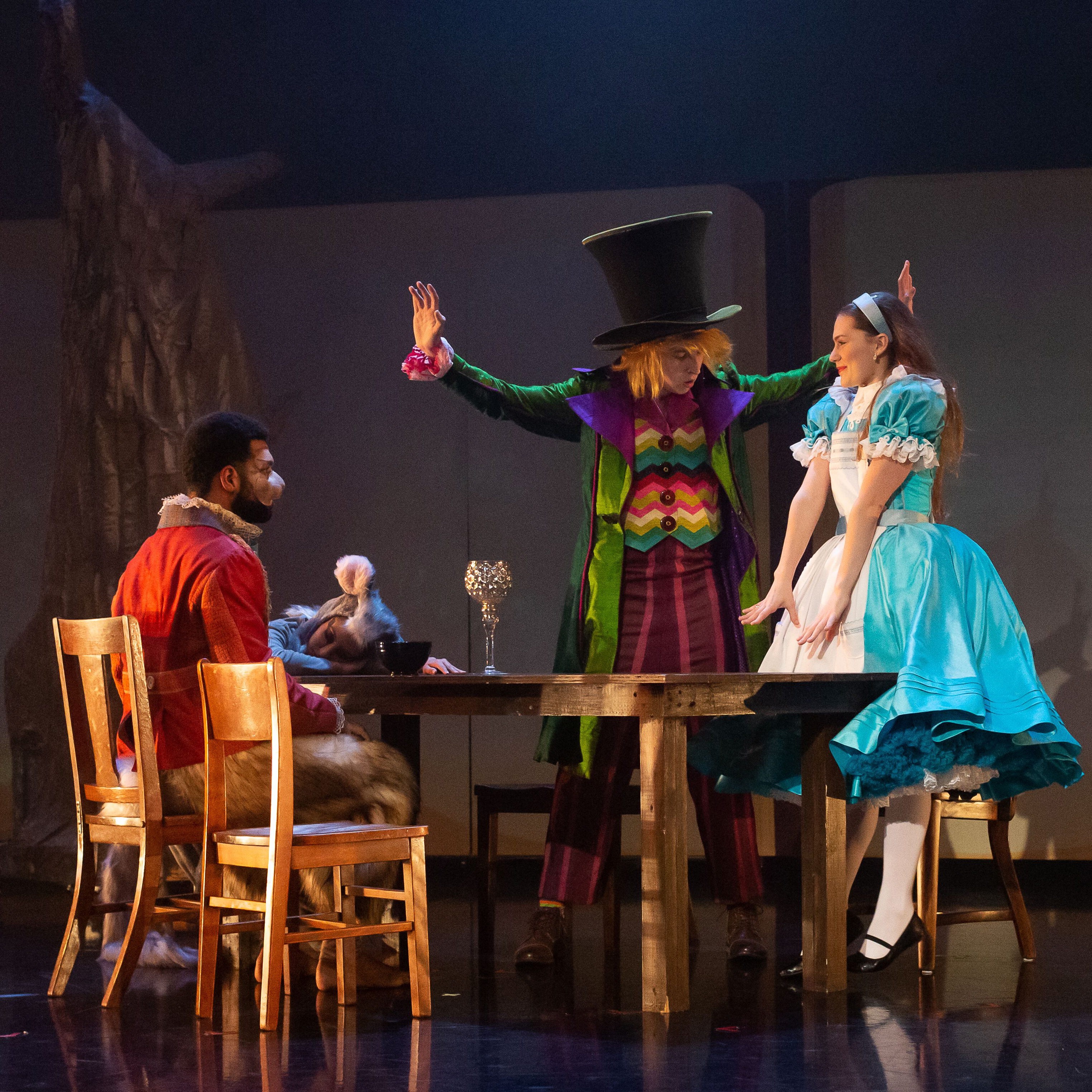 Alice Mad Hatter.Square1